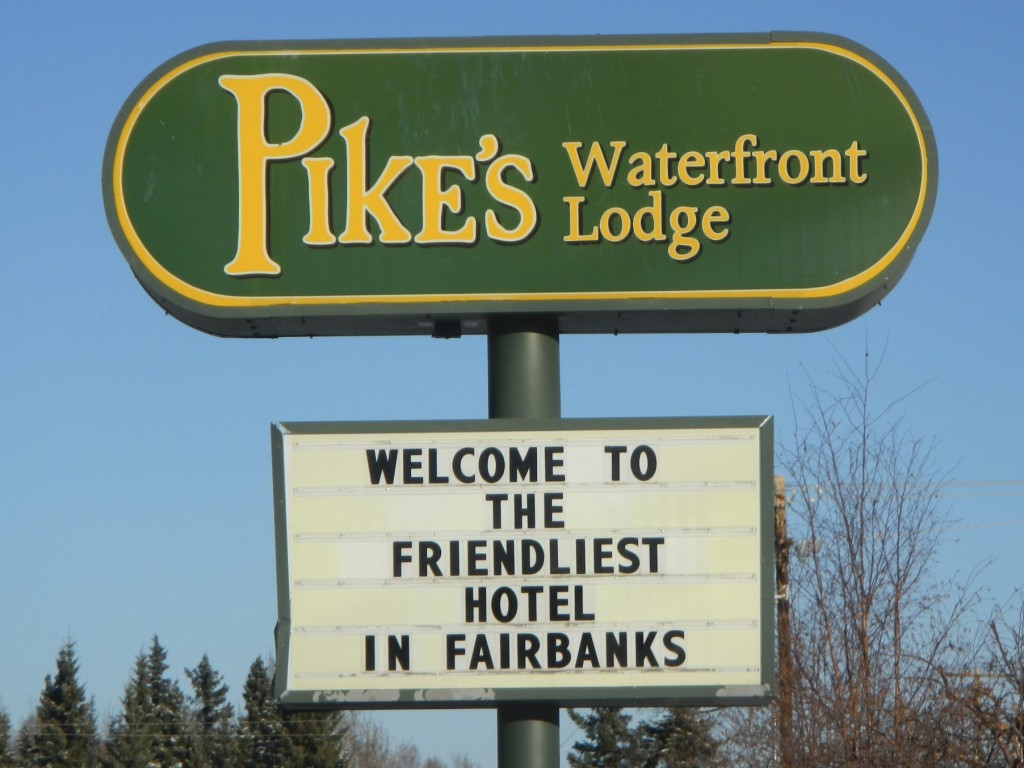 Pikes Waterfront Lodge Sign