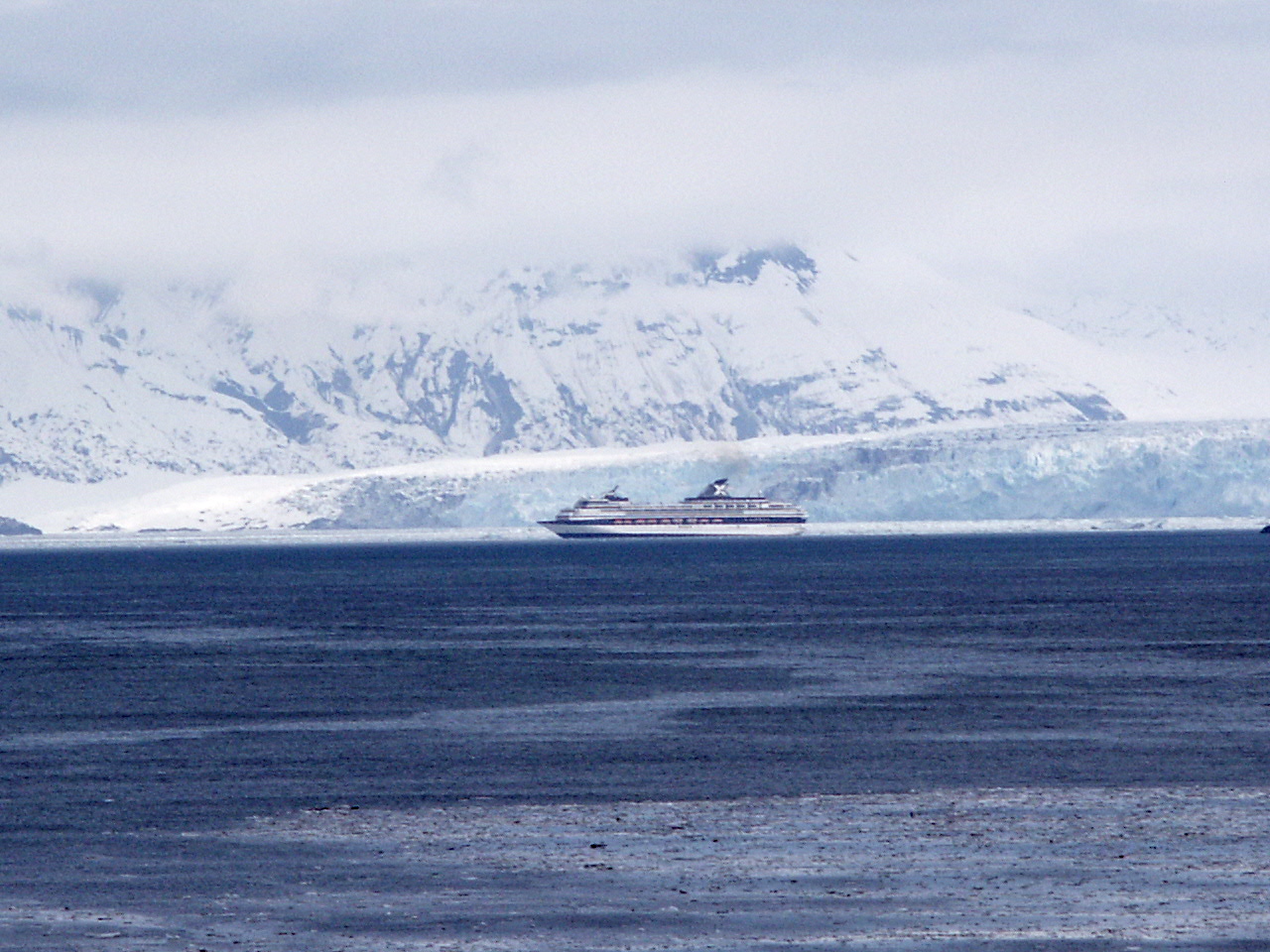 Cruise Ship Coming close to a Glacier #FriFotos #Ice and #Snow - Views from an Alaskan Cruise