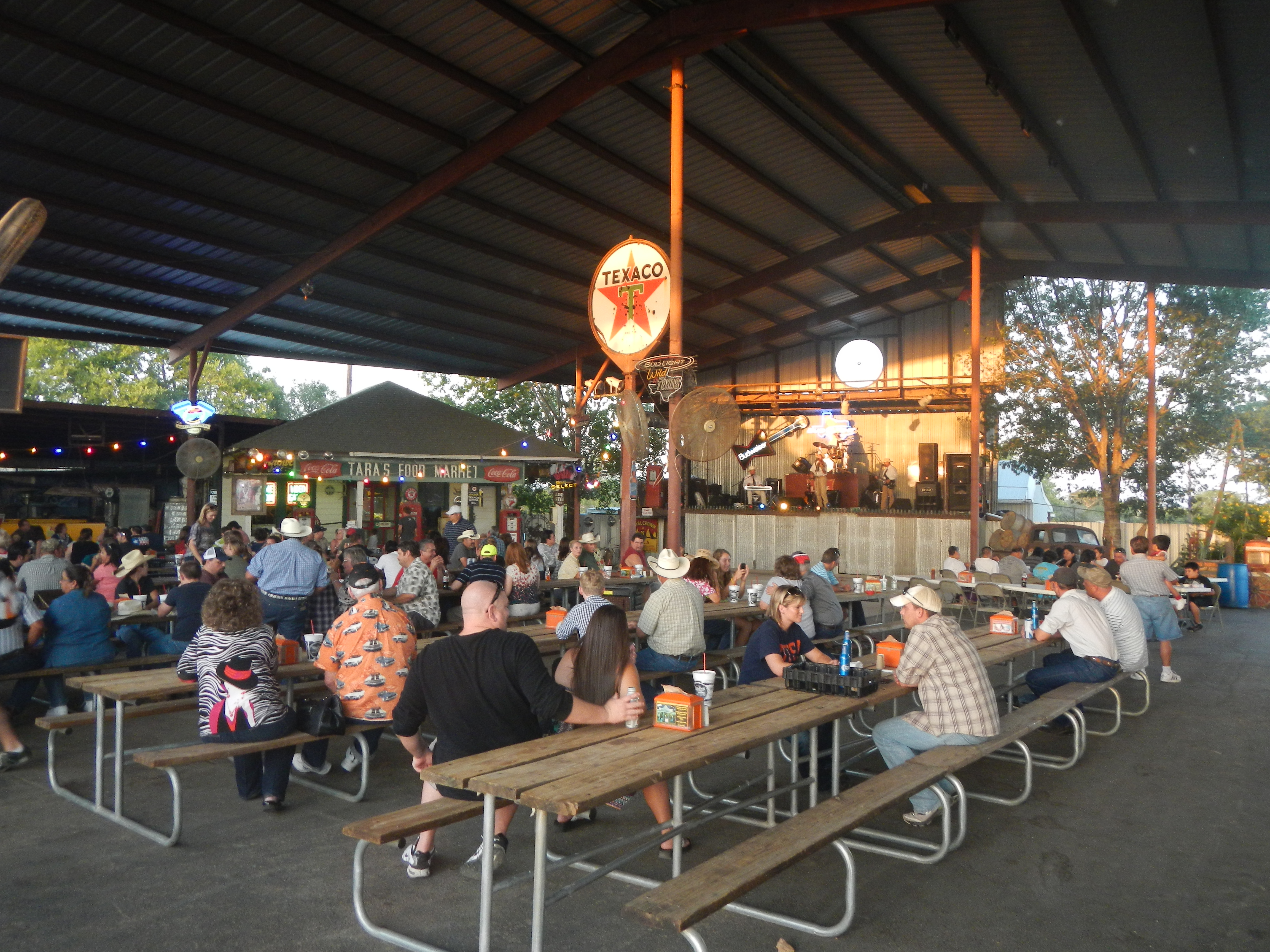 Texas Pride Bbq Review Best Barbecue In San Antonio Tx Outside Seating And Live Music