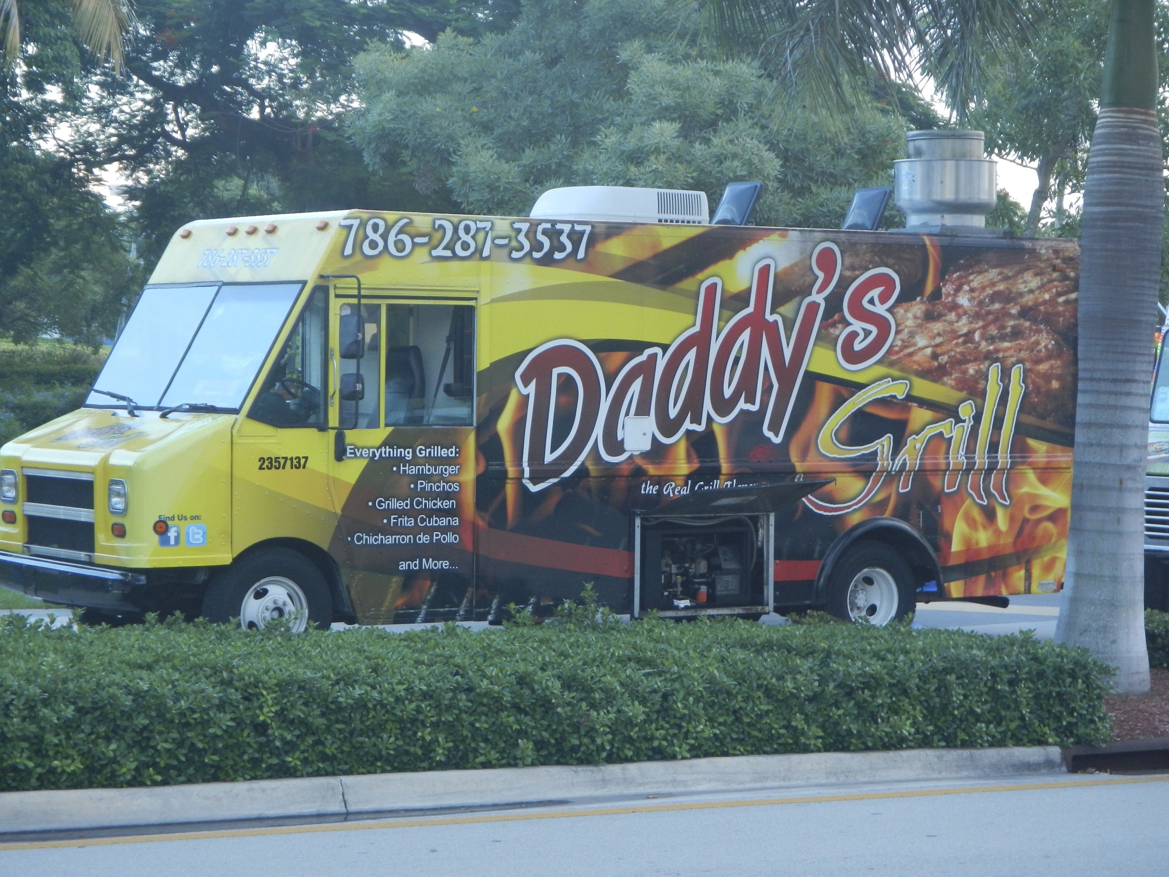 Food Truck Monday Hollywood, FL Young Circle Arts Park